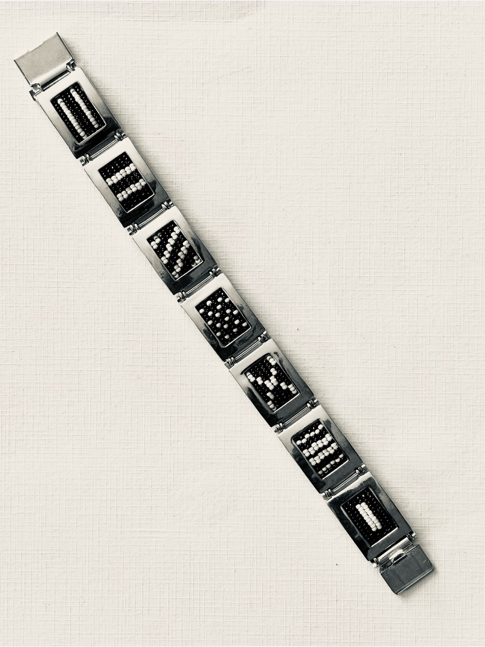 Sterling Silver Link Bracelet with Black and White Beads Vintage 7.5" 41.6 Grams